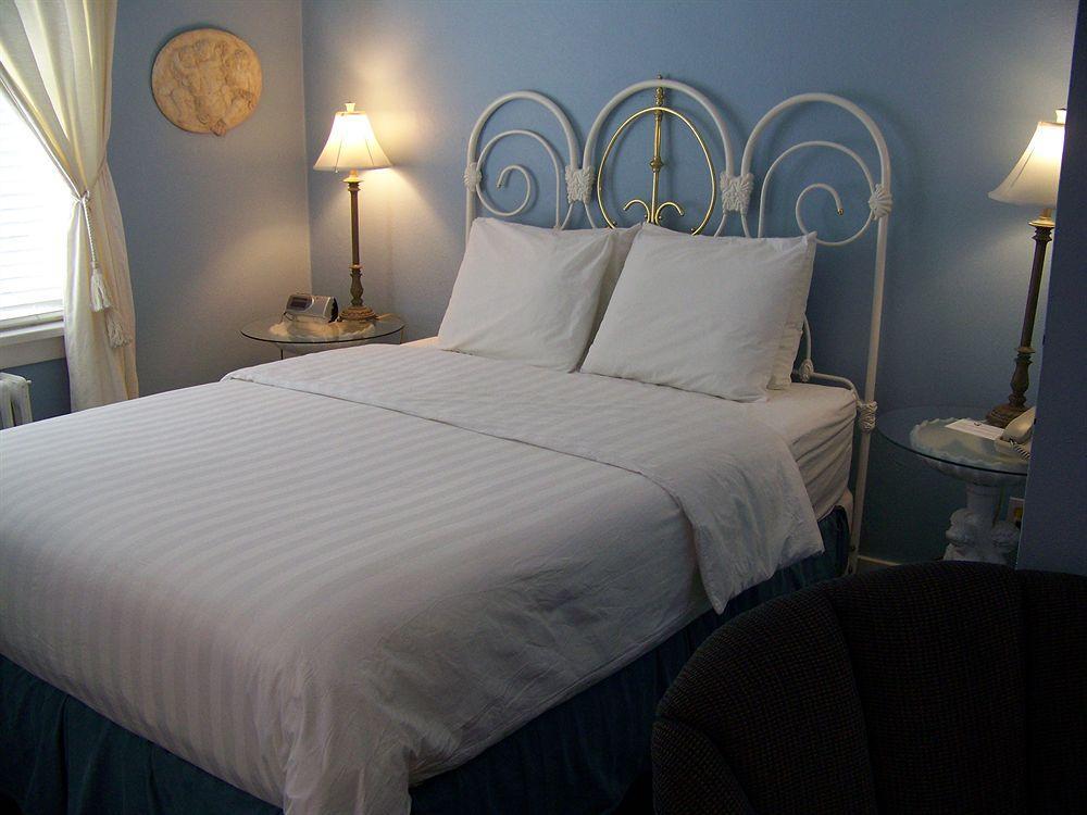 Rosewood Inn Victoria Exteriör bild