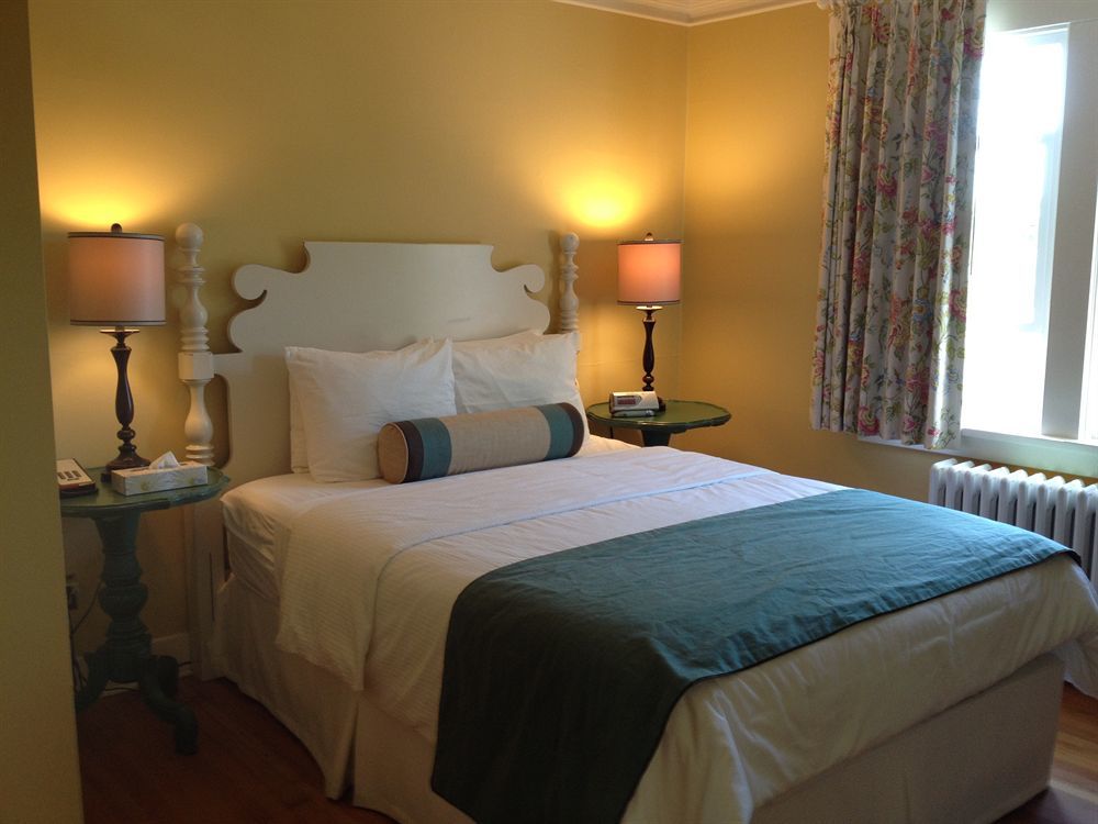 Rosewood Inn Victoria Exteriör bild